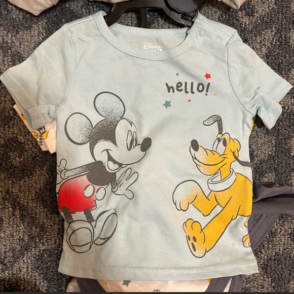 Disney Baby - Mickey Mouse Infant 5-piece Layette Set - Picture 2 of 8